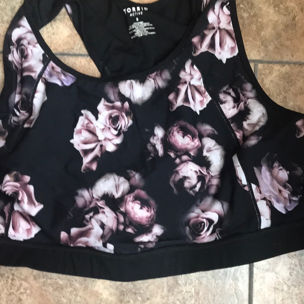 Torrid size 5 sports bra